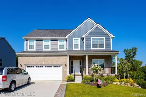 709 N Mill St, South Lyon, MI 48178