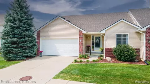 9088 Spring Brook Cir, Davison, MI 48423