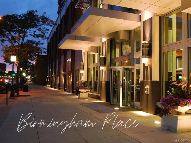 411 S Old Woodward Ave #623, Birmingham, MI 48009