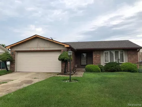 20038 Churchill Ave, Brownstown, MI 48183