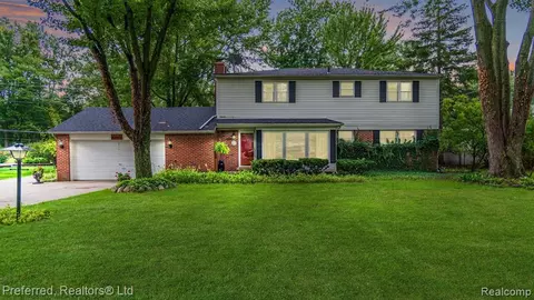 30643 Puritan St, Livonia, MI 48154