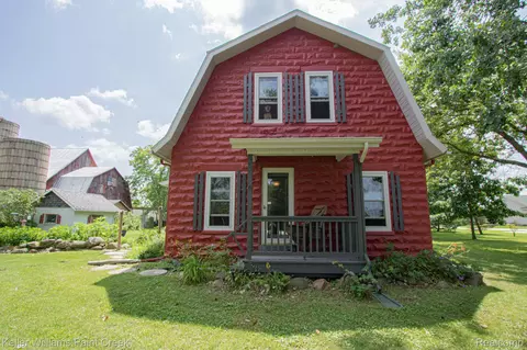 9319 Sparling Rd, Wales, MI 48027