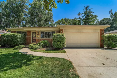 14660 Yale St, Livonia, MI 48154