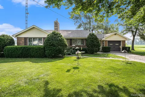8191 Seymour Rd, Gaines, MI 48436
