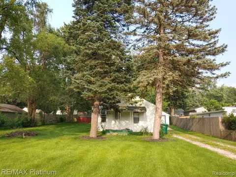 564 E Grand Blvd, Ypsilanti, MI 48198