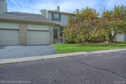 29389 Breezewood, Farmington Hills, MI 48331
