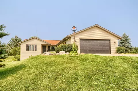 4914 Schott Rd, Fremont, MI 48744