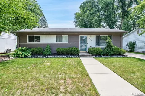 644 N Brandon St, Westland, MI 48185
