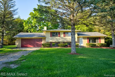 7120 Beecher Rd, Clayton, MI 48532