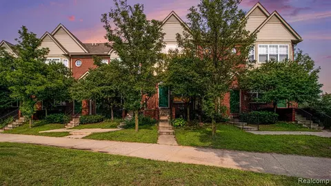3765 S Wayne Rd, Wayne, MI 48184