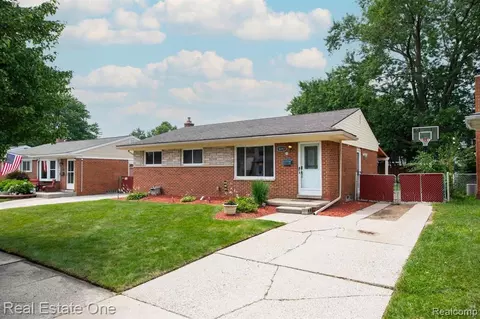 8483 Holly Dr, Canton, MI 48187