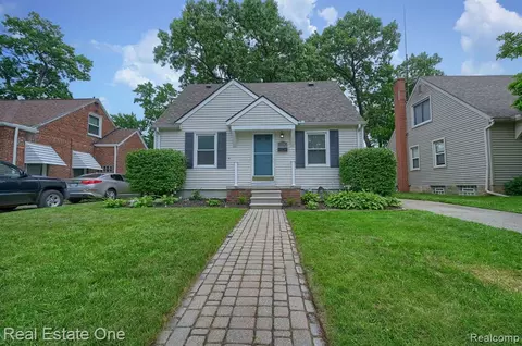 626 Flowerdale St, Ferndale, MI 48220