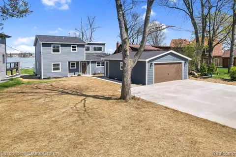 12287 Margaret Dr, Fenton, MI 48430