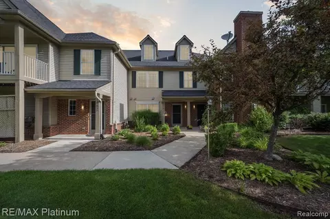 4070 Hampton Ridge Blvd, Howell, MI 48843