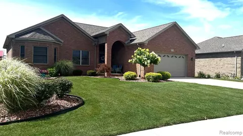 15555 Orchard Meadows Dr, Monroe, MI 48161