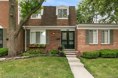1912 Torquay Ave, Royal Oak, MI 48073