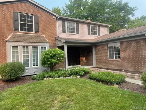 46028 Bartlett Dr, Canton, MI 48187