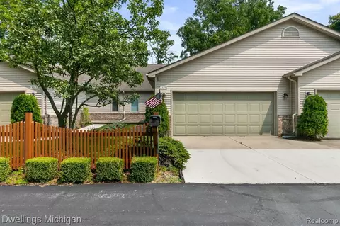 19095 Otto Ct, New Boston, MI 48164