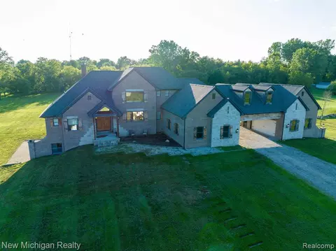 69367 Dequindre Rd, Leonard, MI 48367