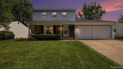1806 Hamlet Dr, Ypsilanti, MI 48198