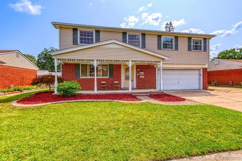 9841 Roosevelt St, Taylor, MI 48180