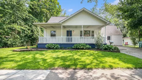 1197 Lester Ave, Ypsilanti, MI 48198