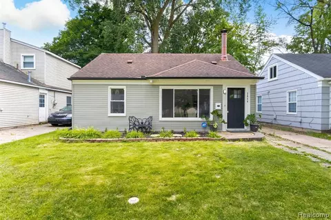 2054 Moorhouse St, Ferndale, MI 48220