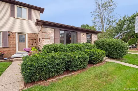616 Lambkins, Saline, MI 48176