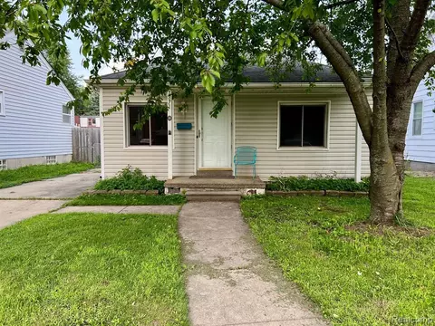 7871 Jackson St, Taylor, MI 48180