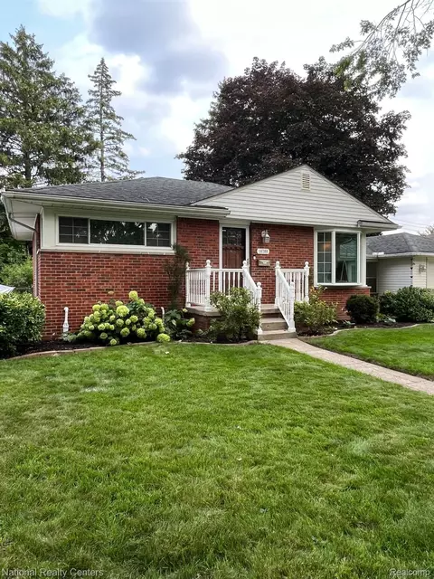 16700 Centralia, Redford, MI 48240