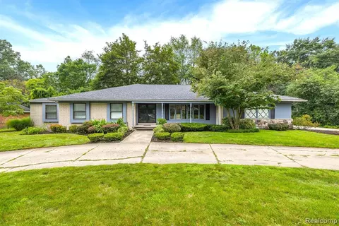 6670 Vachon, Bloomfield Hills, MI 48301