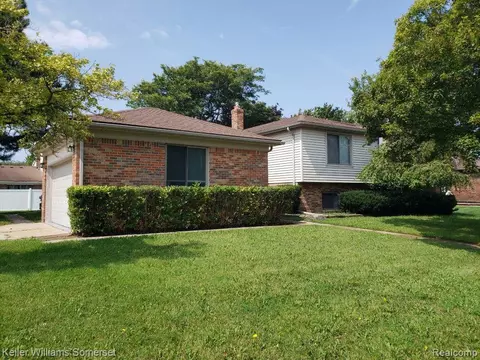 36611 Iroquois Dr, Sterling Heights, MI 48310
