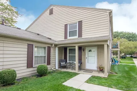 2915 Rockford, Lake Orion, MI 48360