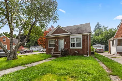 21203 Universal Ave, Eastpointe, MI 48021 photo 1