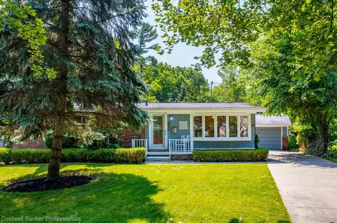 43726 Dorisa, Northville, MI 48167