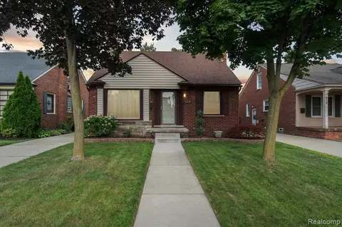 320 Devonshire St, Dearborn, MI 48124