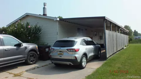 126 Birchwood, Monroe, MI 48161 photo 1