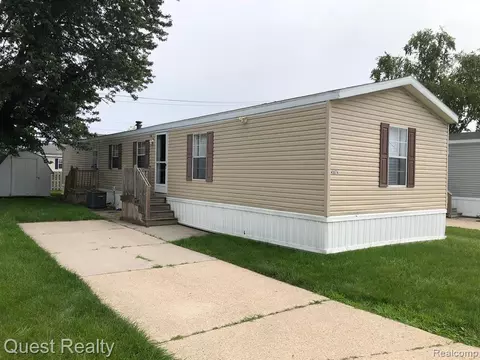 45074 Sheri Dr, Macomb, MI 48044