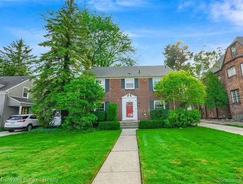 465 Fisher Rd, Grosse Pointe, MI 48230