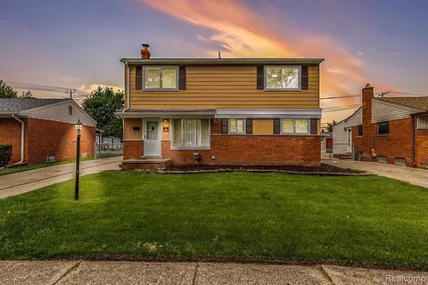 17803 Rainbow, Fraser, MI 48026