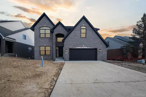 13320 Karl Dr, Plymouth, MI 48170