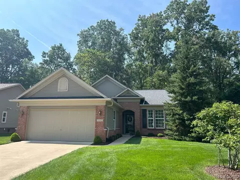 26482 Higgins Way, Flat Rock, MI 48134