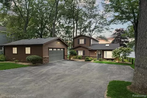 4193 Caney, Commerce Twp, MI 48382
