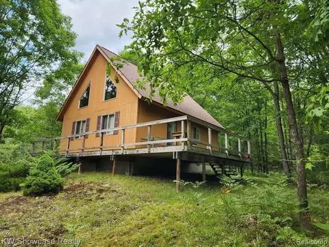 495 S 47 34 Rd, Cadillac, MI 49601