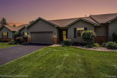 12023 Princewood Dr, Fenton, MI 48430