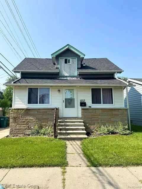 1523 Paris Ave, Lincoln Park, MI 48146