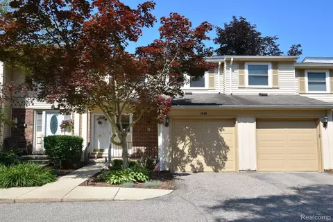 1588 Brentwood Dr 176 67 Dr #176, Troy, MI 48098