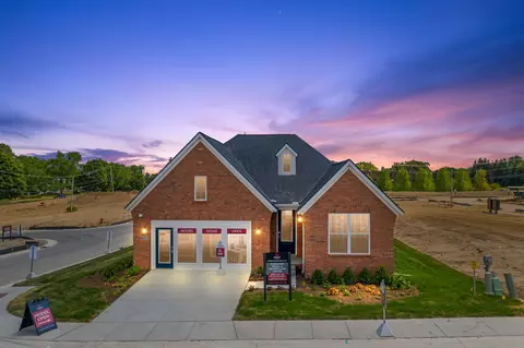 6041 Edmunds Dr, Troy, MI 48085