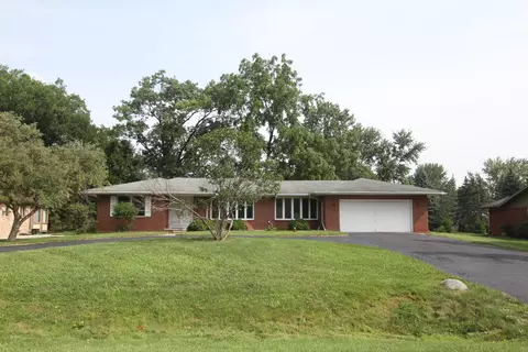 90 Stark Rd, Rochester Hills, MI 48307
