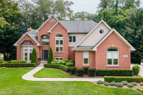 2142 Serenity Way, Commerce Twp, MI 48390